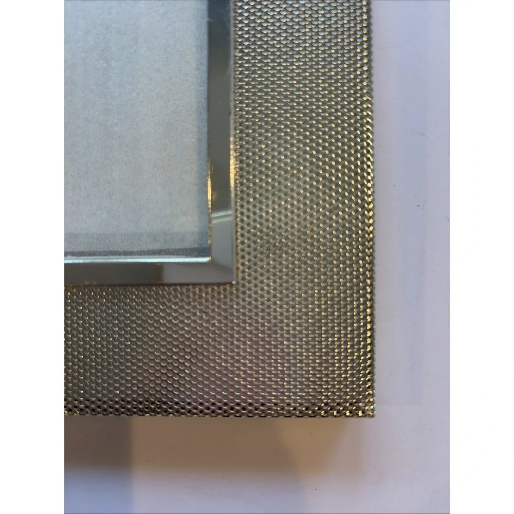 Silver Tone Metal‎ Perforated Mesh Picture Frame 4x6 Photo 7x9 Wall Desk